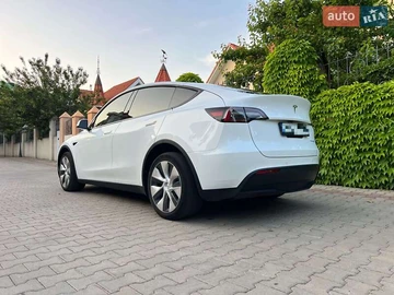Авто Tesla Model Y 2021 № 7910042