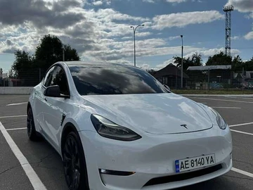 Авто Tesla Model Y 2021 № 7910053