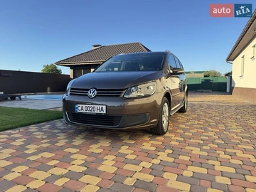 Авто Volkswagen Touran 2010 № 7910355