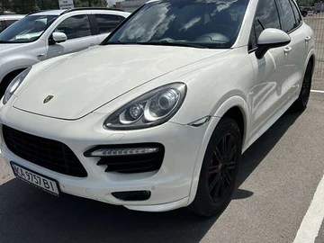 Авто Porsche Cayenne 2011 № 7910444