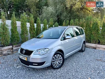 Авто Volkswagen Touran 2009 № 7910625