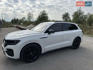 Авто Volkswagen Touareg 2022 № 7910873