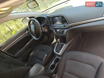 Авто Hyundai Elantra 2016 № 7911026
