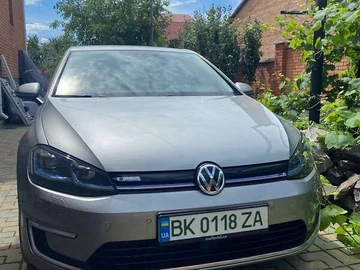 Авто Volkswagen E-Golf 2017 № 7911034