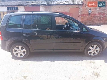 Авто Volkswagen Touran 2006 № 7911232