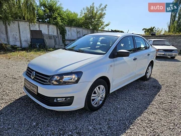 Авто Volkswagen Polo 2017 № 7911351