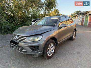Авто Volkswagen Touareg 2016 № 7911421