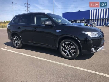 Авто Mitsubishi Outlander 2015 № 7911448
