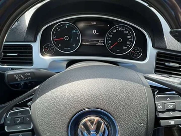 Авто Volkswagen Touareg 2014 № 7911495