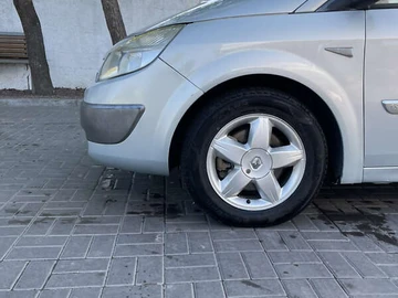 Авто Renault Scenic 2004 № 7911567
