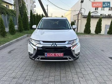 Авто Mitsubishi Outlander 2020 № 7912304