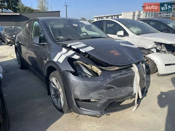 Авто Tesla Model Y 2023 № 7912352