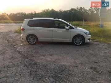 Авто Volkswagen Touran 2017 № 7913008