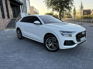 Авто Audi Q8 2021 № 7913017