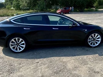 Авто Tesla Model 3 2018 № 7913475