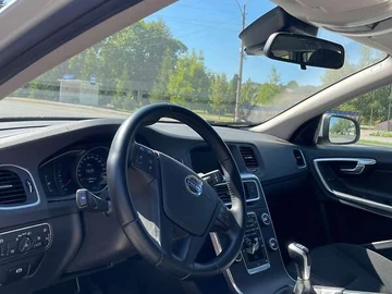 Авто Volvo V60 2016 № 7914174