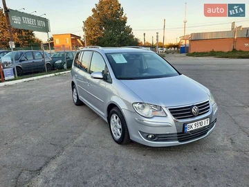 Авто Volkswagen Touran 2008 № 7914457