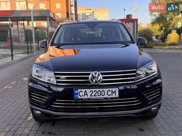Авто Volkswagen Touareg 2015 № 7914759