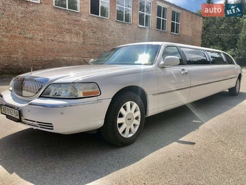 Авто Lincoln Town Car 2003 № 7915015