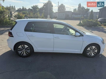 Авто Volkswagen E-Golf 2016 № 7915144