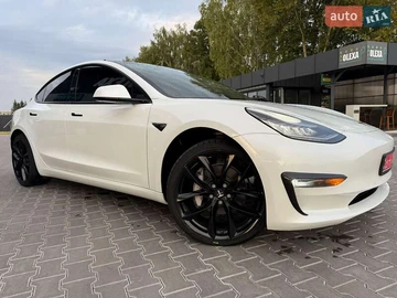 Авто Tesla Model 3 2019 № 7915413