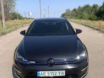 Авто Volkswagen E-Golf 2016 № 7915485