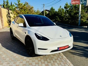 Авто Tesla Model Y 2023 № 7915831