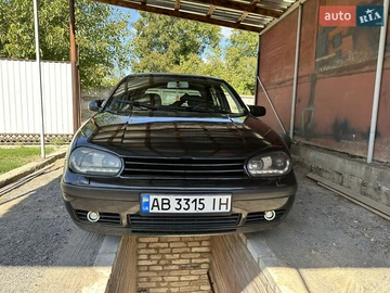 Авто Volkswagen Golf 2000 № 7915914