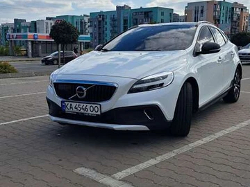 Авто Volvo V40 2019 № 7916626