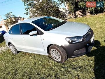 Авто Volkswagen Polo 2012 № 7917104