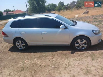 Авто Volkswagen Golf 2010 № 7917283