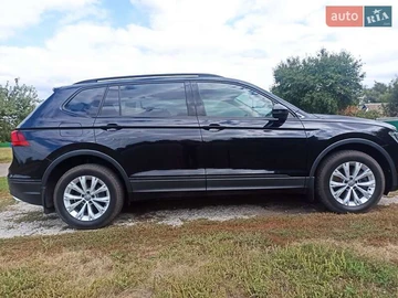 Авто Volkswagen Tiguan 2017 № 7917664