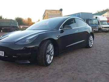 Авто Tesla Model 3 2018 № 7918092