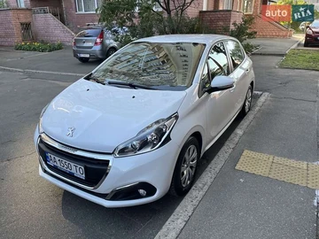 Авто Peugeot 208 2018 № 7918348