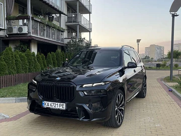 Авто BMW X7 2023 № 7918552