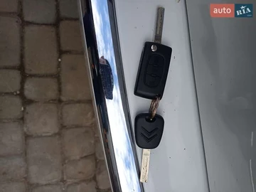 Авто Citroen C4 Picasso 2012 № 7918649