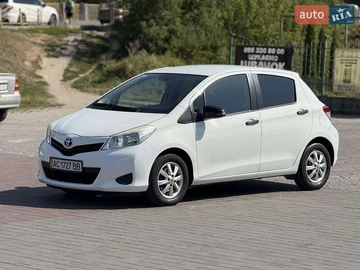 Авто Toyota Yaris 2012 № 7918704