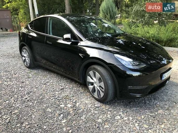 Авто Tesla Model Y 2023 № 7919344