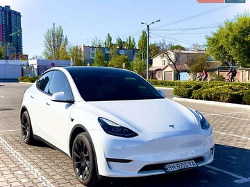 Авто Tesla Model Y 2024 № 7919352