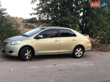 Авто Toyota Yaris 2008 № 7919496