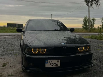 Авто BMW 5 Series 2002 № 7919571