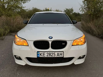 Авто BMW 5 Series 2004 № 7919588