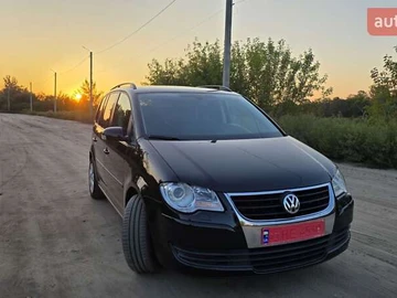 Авто Volkswagen Touran 2009 № 7919630