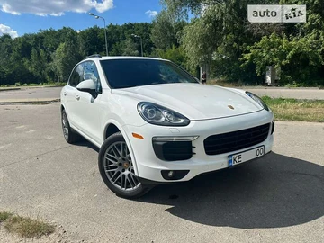 Авто Porsche Cayenne 2016 № 7921698