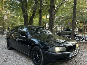 Авто BMW 5 Series 2002 № 7922201