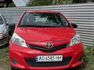 Авто Toyota Yaris 2012 № 7922279