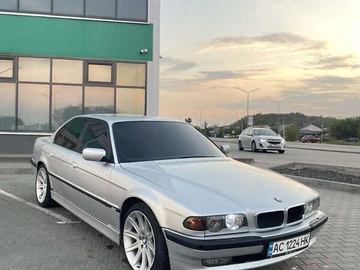 Авто BMW 7 Series 2001 № 7922290