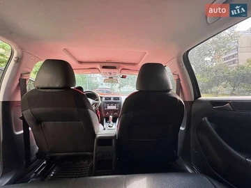 Авто Volkswagen Jetta 2010 № 7922308