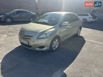 Авто Toyota Yaris 2006 № 7922478
