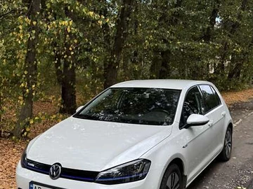 Авто Volkswagen E-Golf 2015 № 7923179